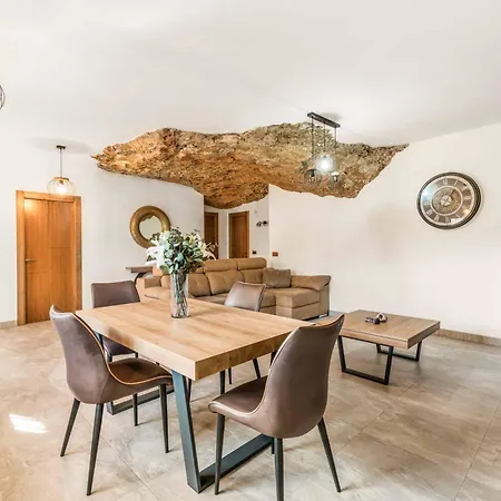 Casa Cueva Villa